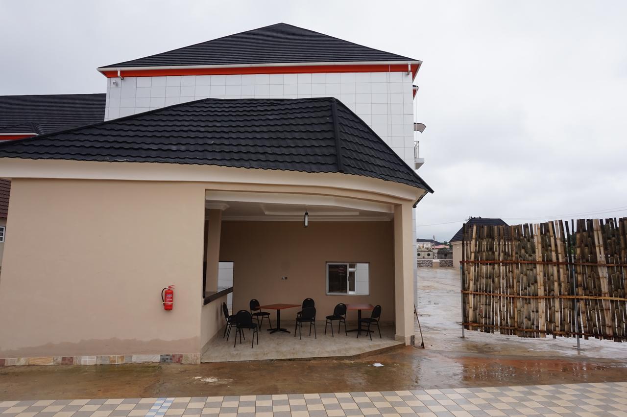 Aenon Suites Oshogbo Buitenkant foto