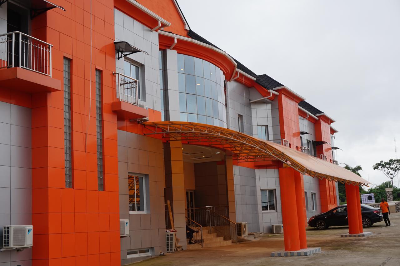 Aenon Suites Oshogbo Buitenkant foto