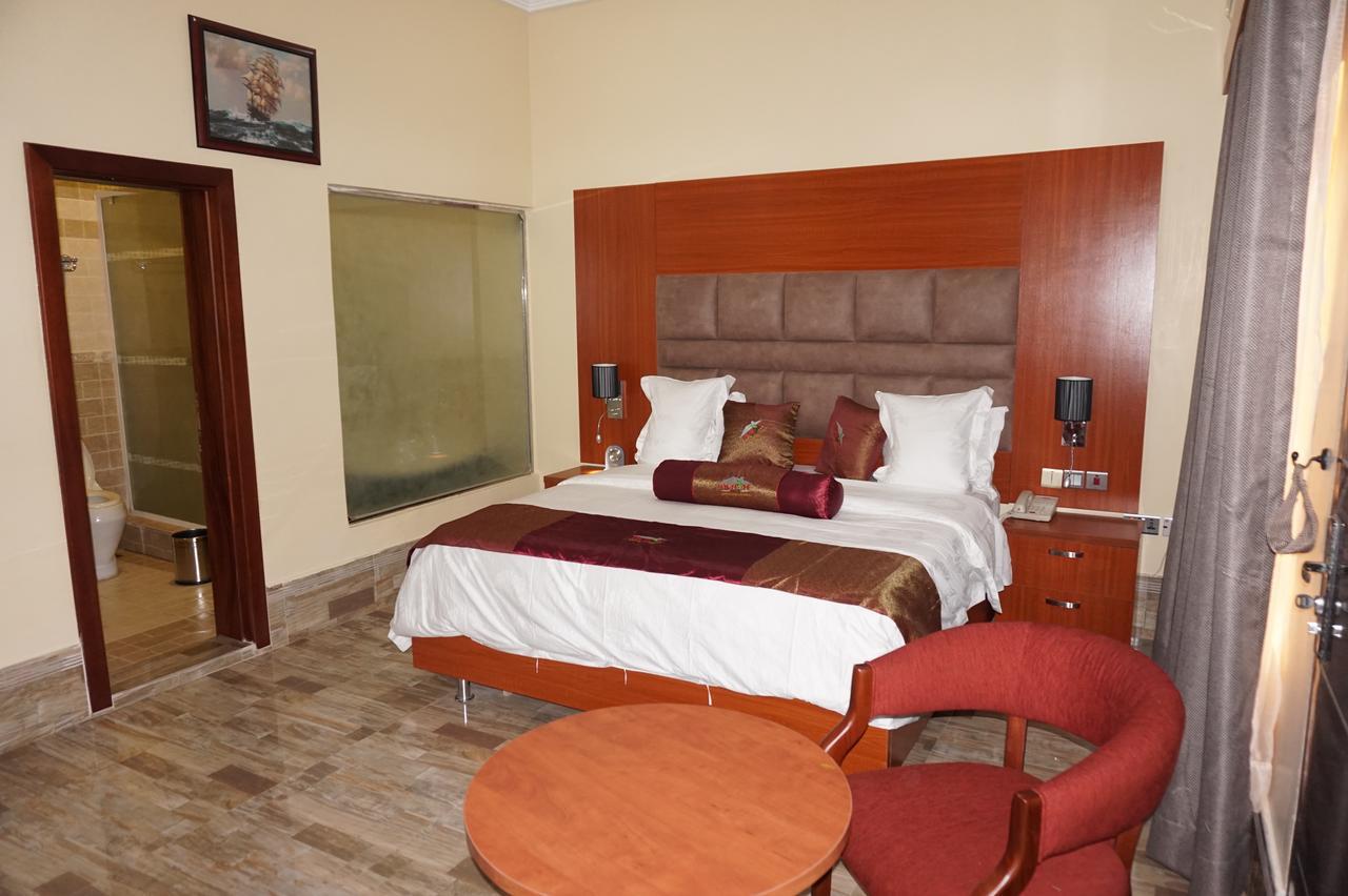 Aenon Suites Oshogbo Buitenkant foto